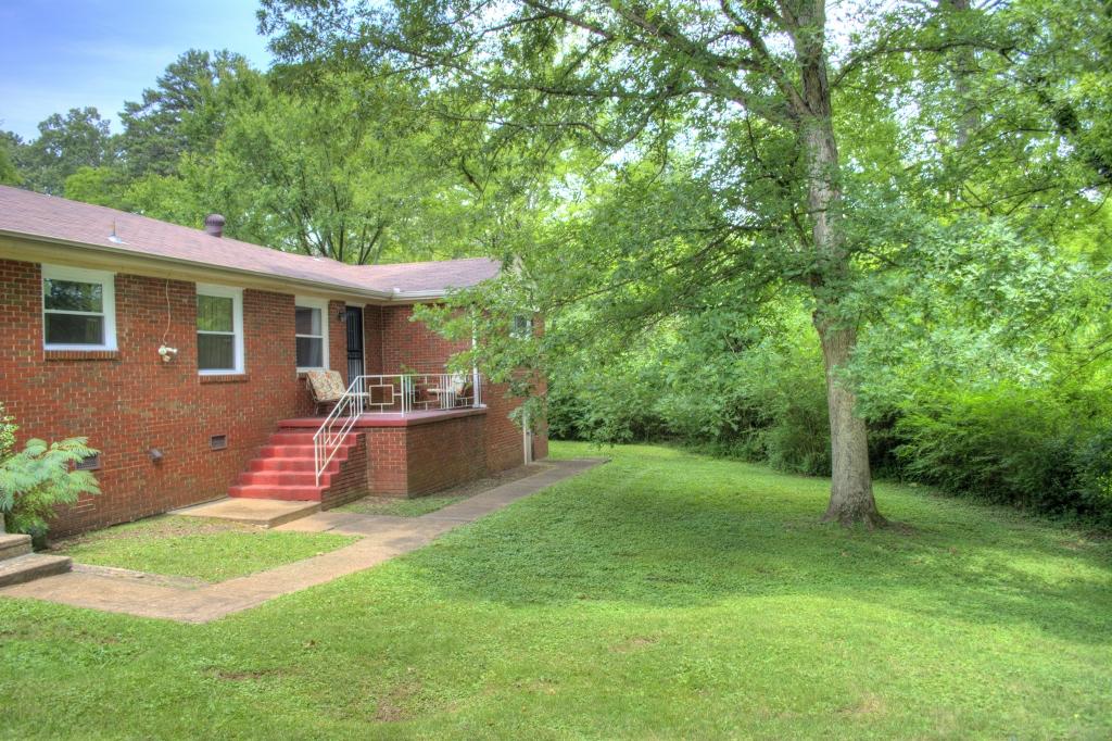 426 Talley Road Chattanooga, TN 37411 - Photo 3 of 41 DSC_0031_2_3 (1024x682)