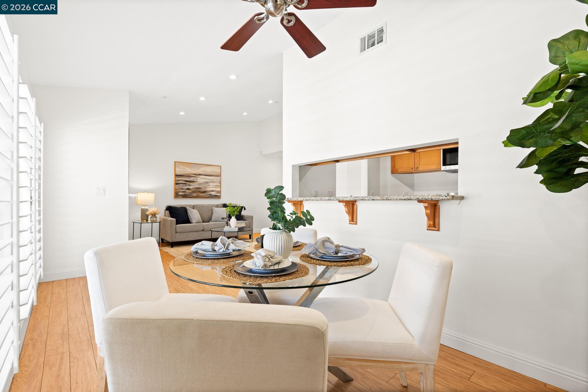 2709 Oak Road, Unit R Walnut Creek, CA 94597 - Photo 6 of 18 Gallery Image 6