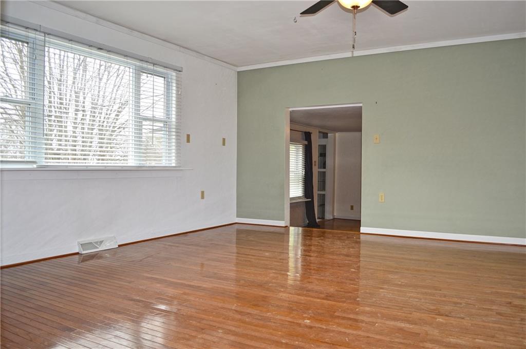 905 Deerfield Road Washington, PA 15301 - Photo 3 of 23