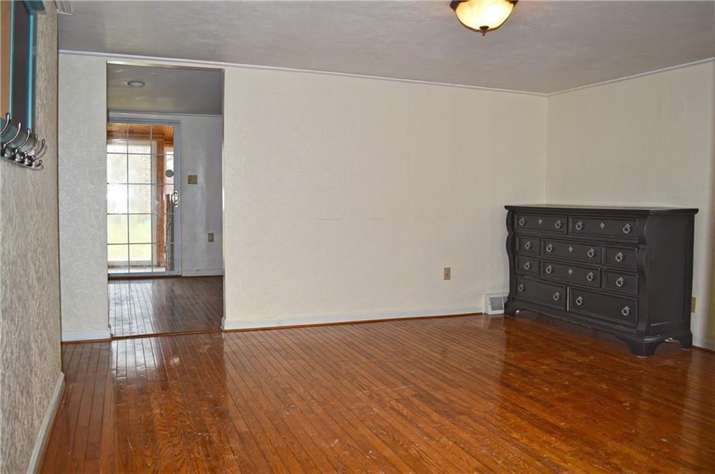 905 Deerfield Road Washington, PA 15301 - Photo 6 of 23