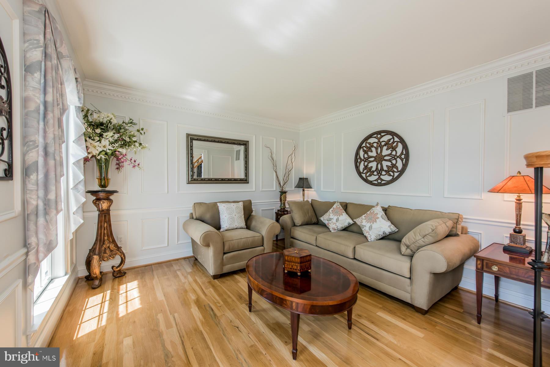 5075 Jericho Road Columbia, MD 21044 - Photo 13 of 30 Living Room