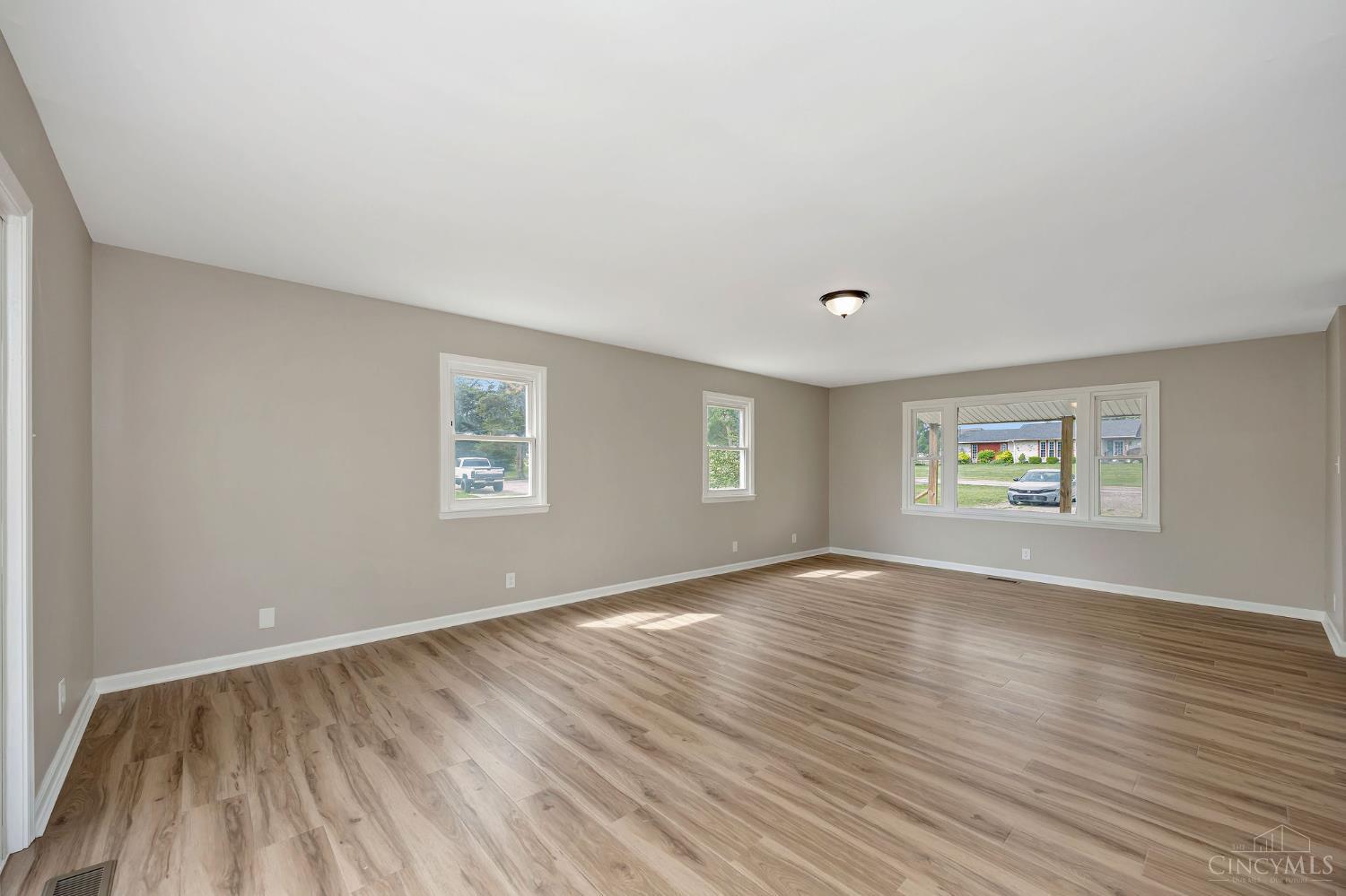 5386 Mosiman Road Middletown, OH 45042 - Photo 8 of 43