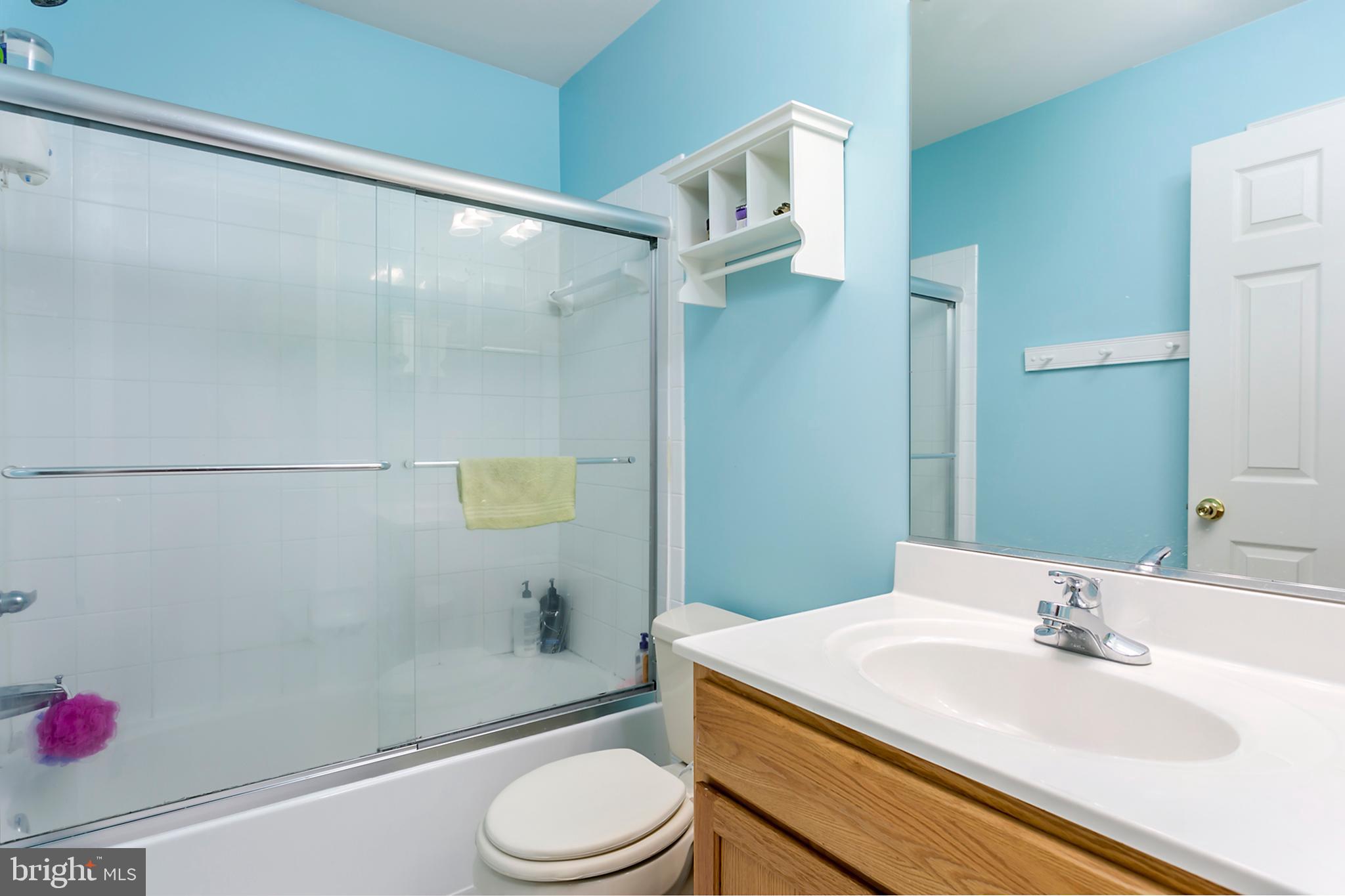 13 Johnson Road Pasadena, MD 21122 - Photo 14 of 28 Second floor bathroom