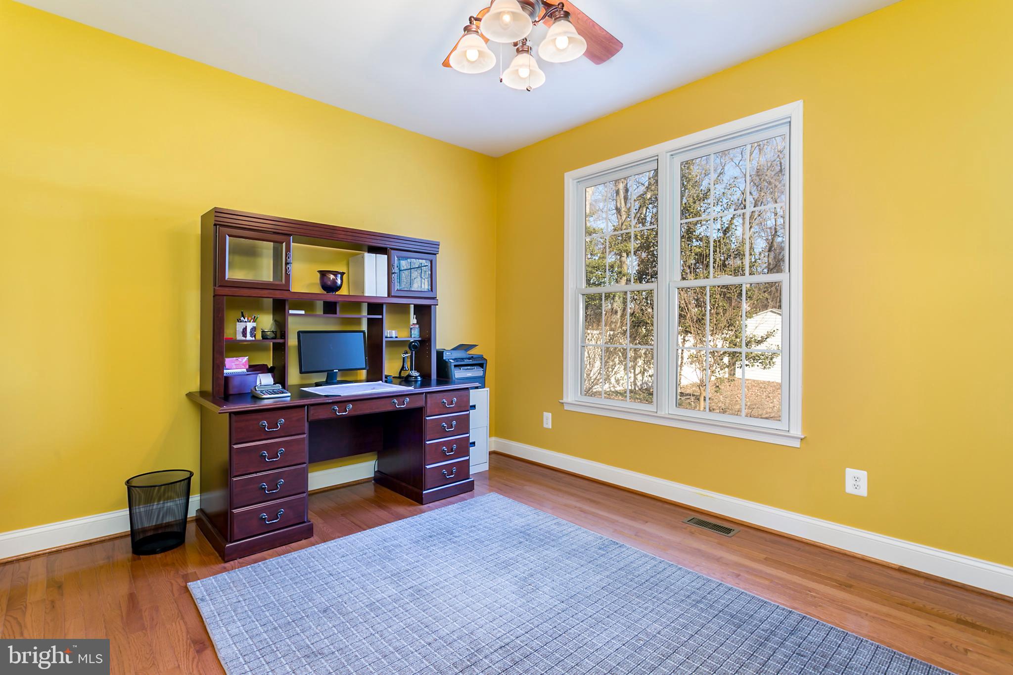 13 Johnson Road Pasadena, MD 21122 - Photo 24 of 28 Main floor office