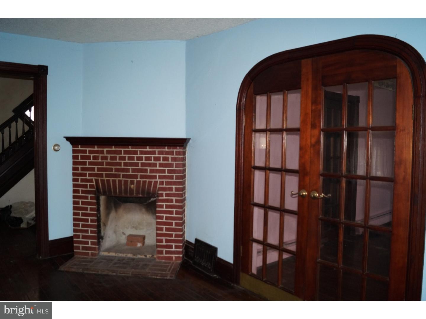 1315 Valley Road Coatesville, PA 19320 - Photo 5 of 23 Living Room