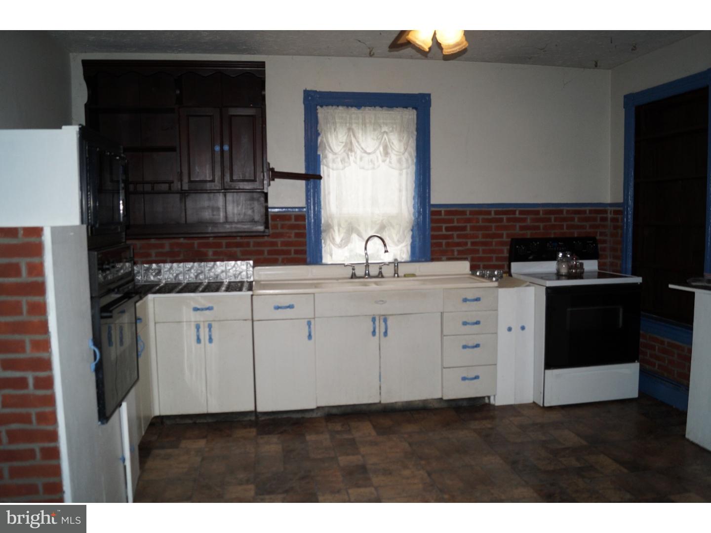1315 Valley Road Coatesville, PA 19320 - Photo 8 of 23 Kitchen