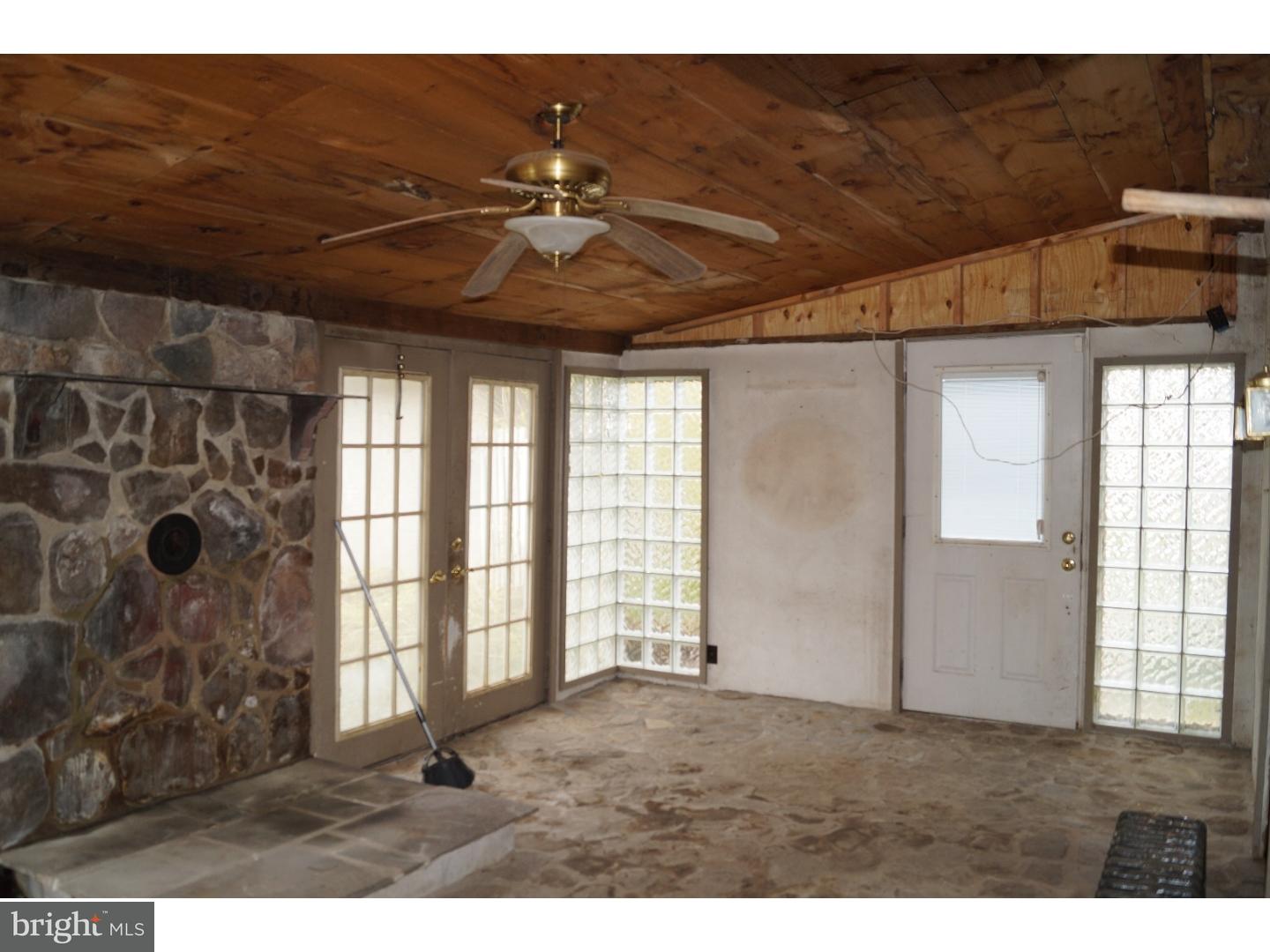 1315 Valley Road Coatesville, PA 19320 - Photo 10 of 23 Family Room