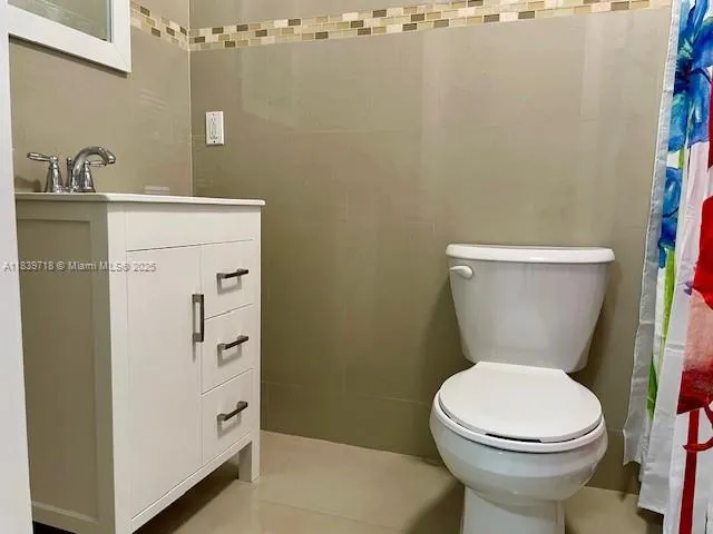 $870,000 | 330 West 40th Place, Hialeah, FL 33012