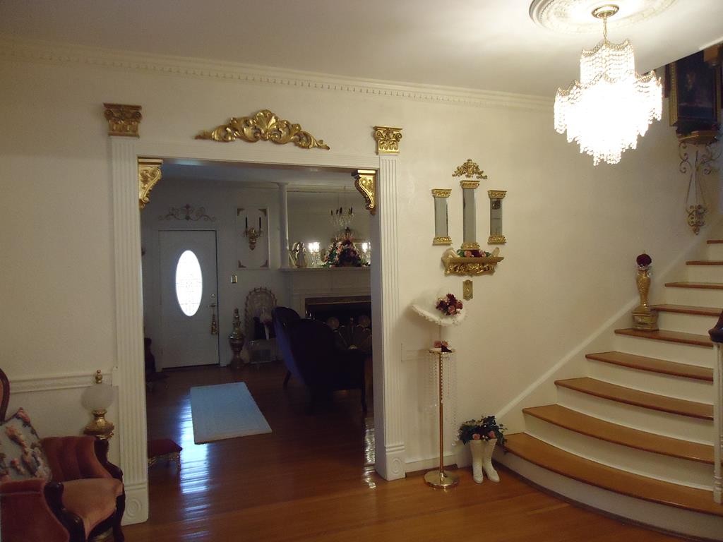 951 Riverside Drive Welch, WV 24801 - Photo 9 of 33 Foyer