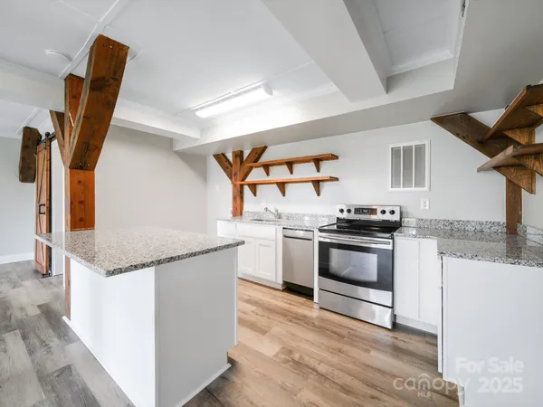 $699,900 | 2364 Lakeside Drive, Liberty Hill, SC 29074