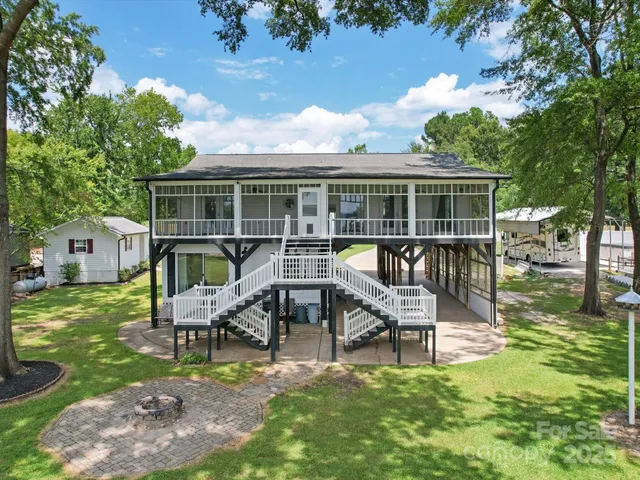 $735,000 | 2364 Lakeside Drive, Liberty Hill, SC 29074