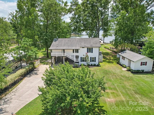 $735,000 | 2364 Lakeside Drive, Liberty Hill, SC 29074