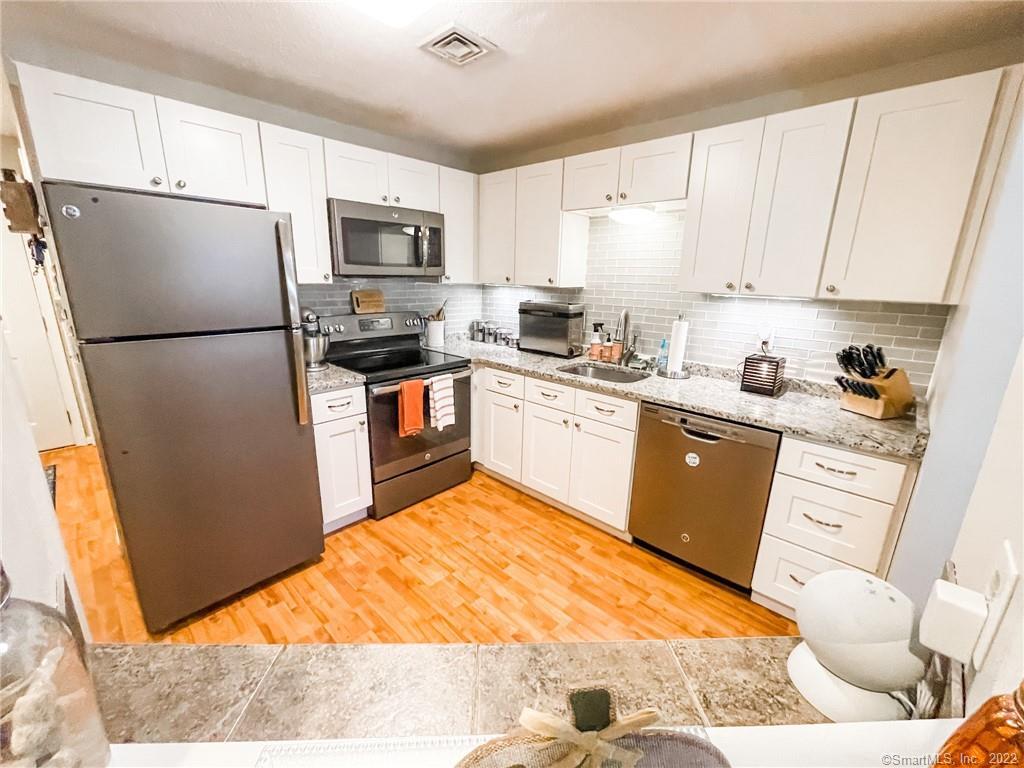 72 Perry Street, Unit 144 Putnam, CT 06260 - Photo 1 of 1