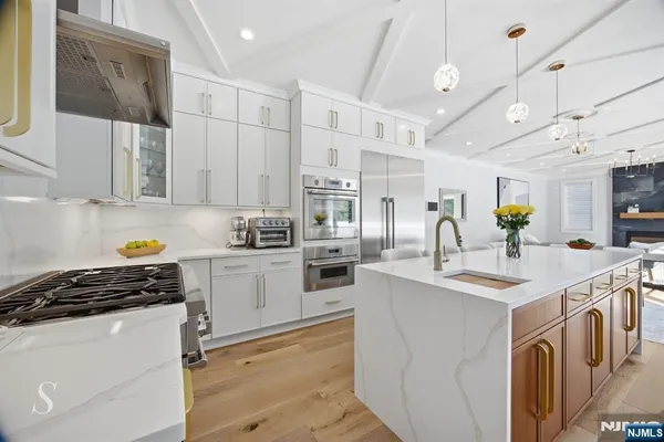 $2,490,000 | 116 Cedar Lane, Closter, NJ 07624