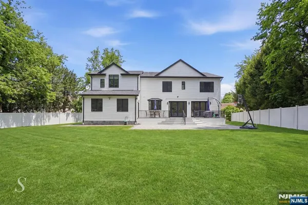 $2,490,000 | 116 Cedar Lane, Closter, NJ 07624