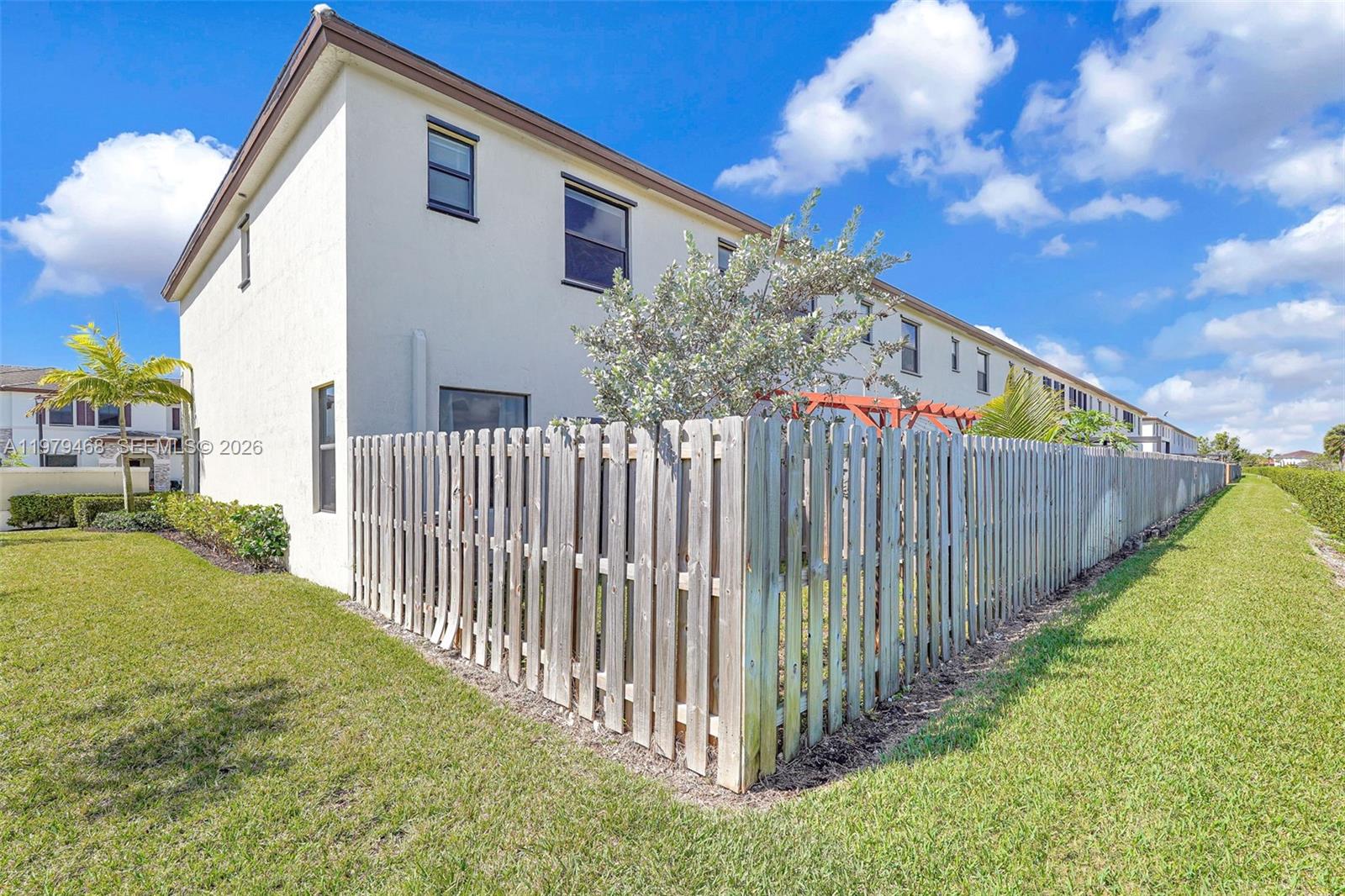 10031 Southwest 228th Terrace Miami, FL 33190 - Photo 18 of 64