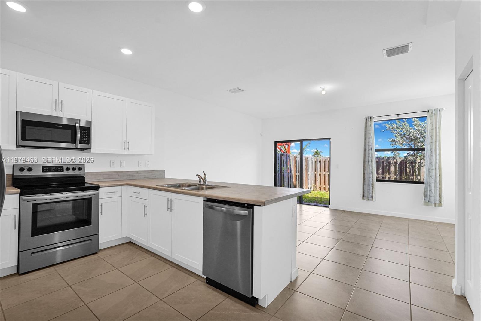 10031 Southwest 228th Terrace Miami, FL 33190 - Photo 35 of 64