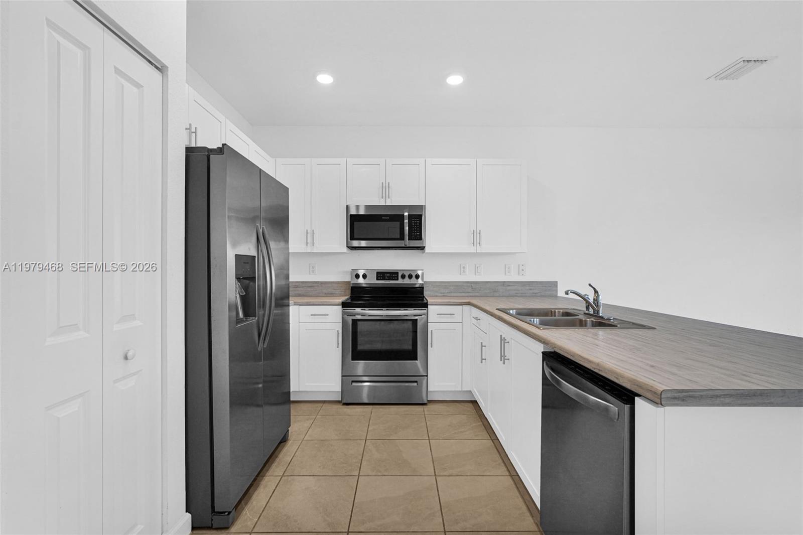 10031 Southwest 228th Terrace Miami, FL 33190 - Photo 36 of 64