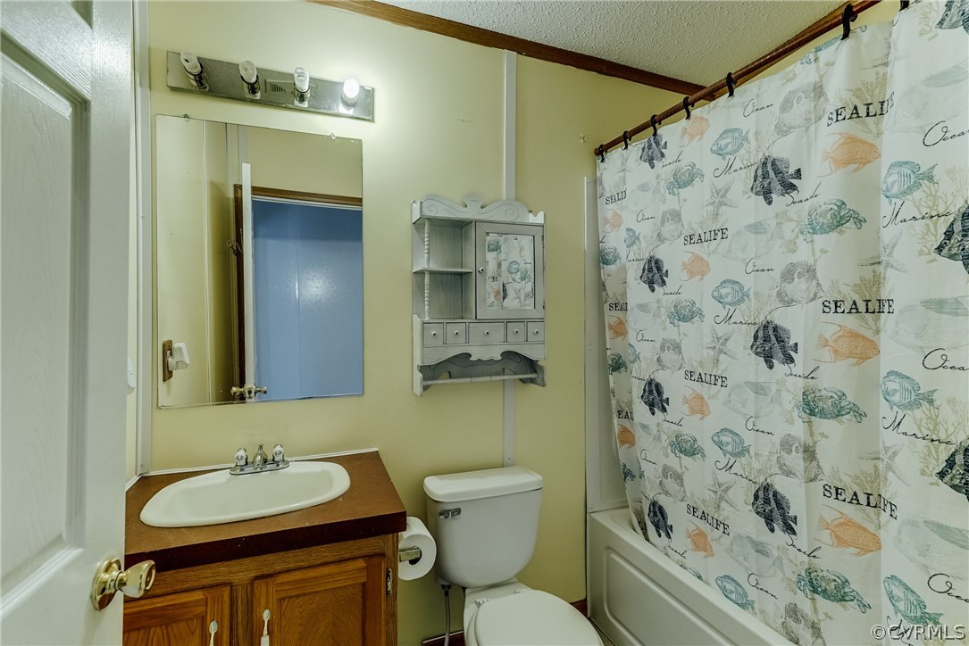459 Bohannon Road Bumpass, VA 23024 - Photo 12 of 20 a bathroom with a sink and a mirror