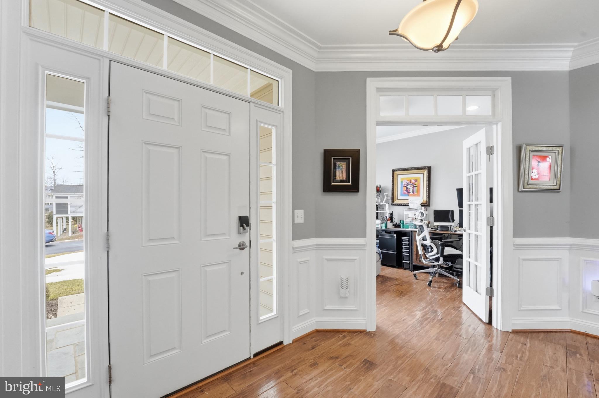 4873 Point Road Warrenton, VA 20187 - Photo 14 of 41 Welcoming entryway with elegant design.