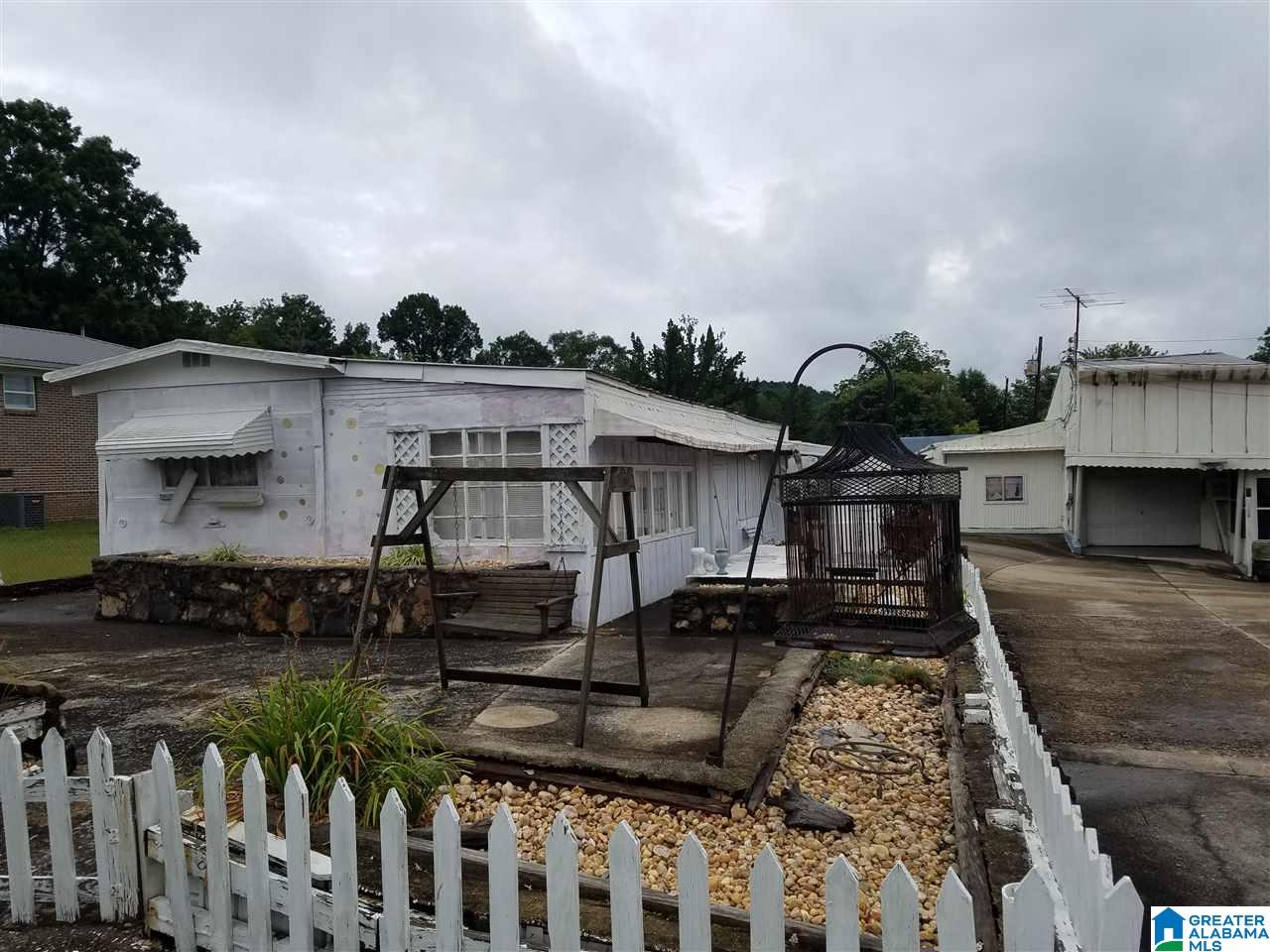 204 Maple Street Oneonta, AL 35121 - Photo 2 of 6
