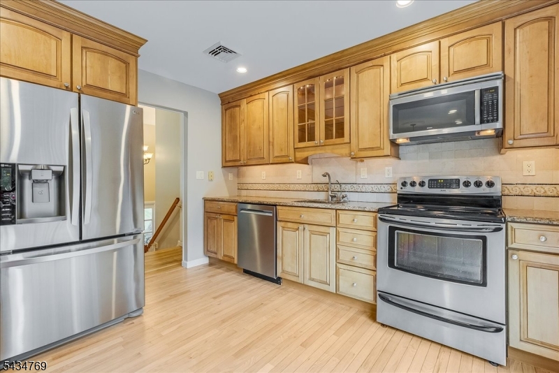 22 Green Apple Road Sparta, NJ 07871 - Photo 8 of 30