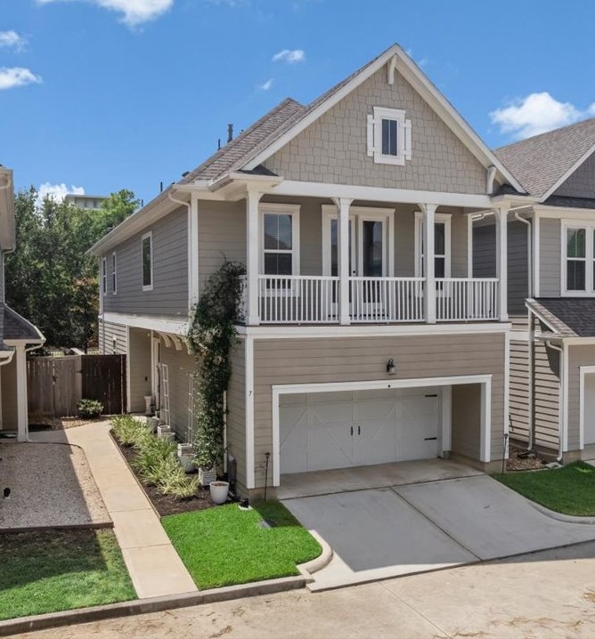 7 Thorpe Lane Spring, TX 77389 - Photo 2 of 39 Large front balcony access from primary bedroom.