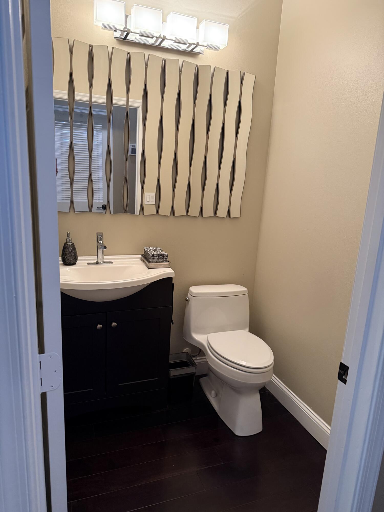 265 Swallowtail Lane Jupiter, FL 33458 - Photo 17 of 42 Bathroom 4- Half