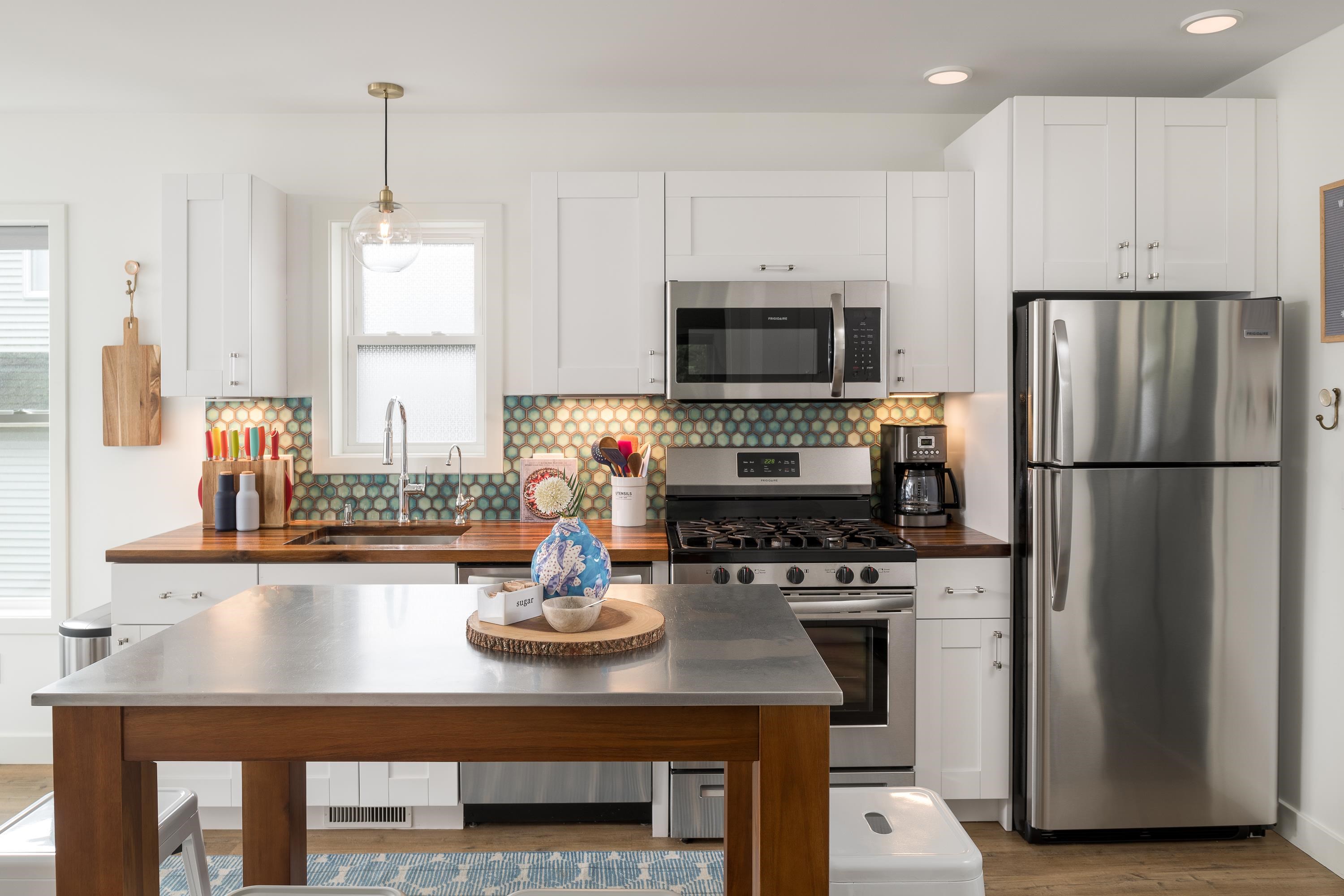 172 Marble Island Road Colchester, VT 05446 - Photo 6 of 54