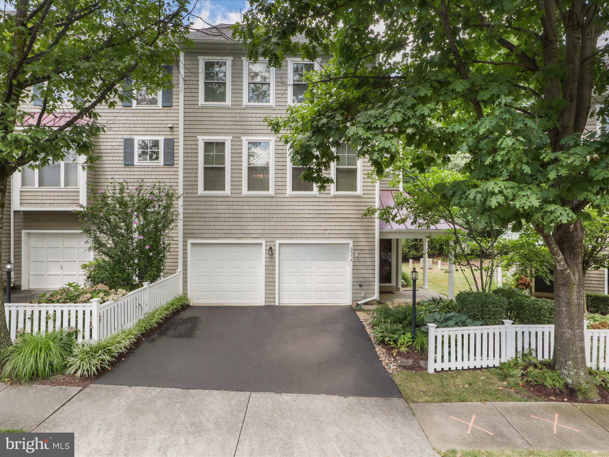 2546 Brenton Point Drive Reston, VA 20191 - Photo 3 of 72 Gallery Image 3