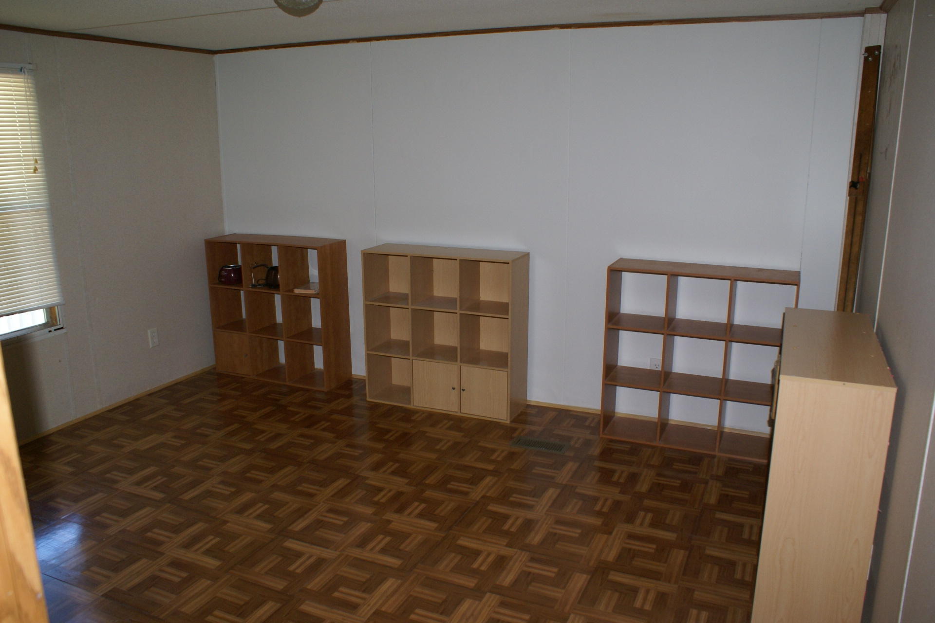 340 Farmington Road Hardy, VA 24101 - Photo 16 of 20 a view of empty room with windows