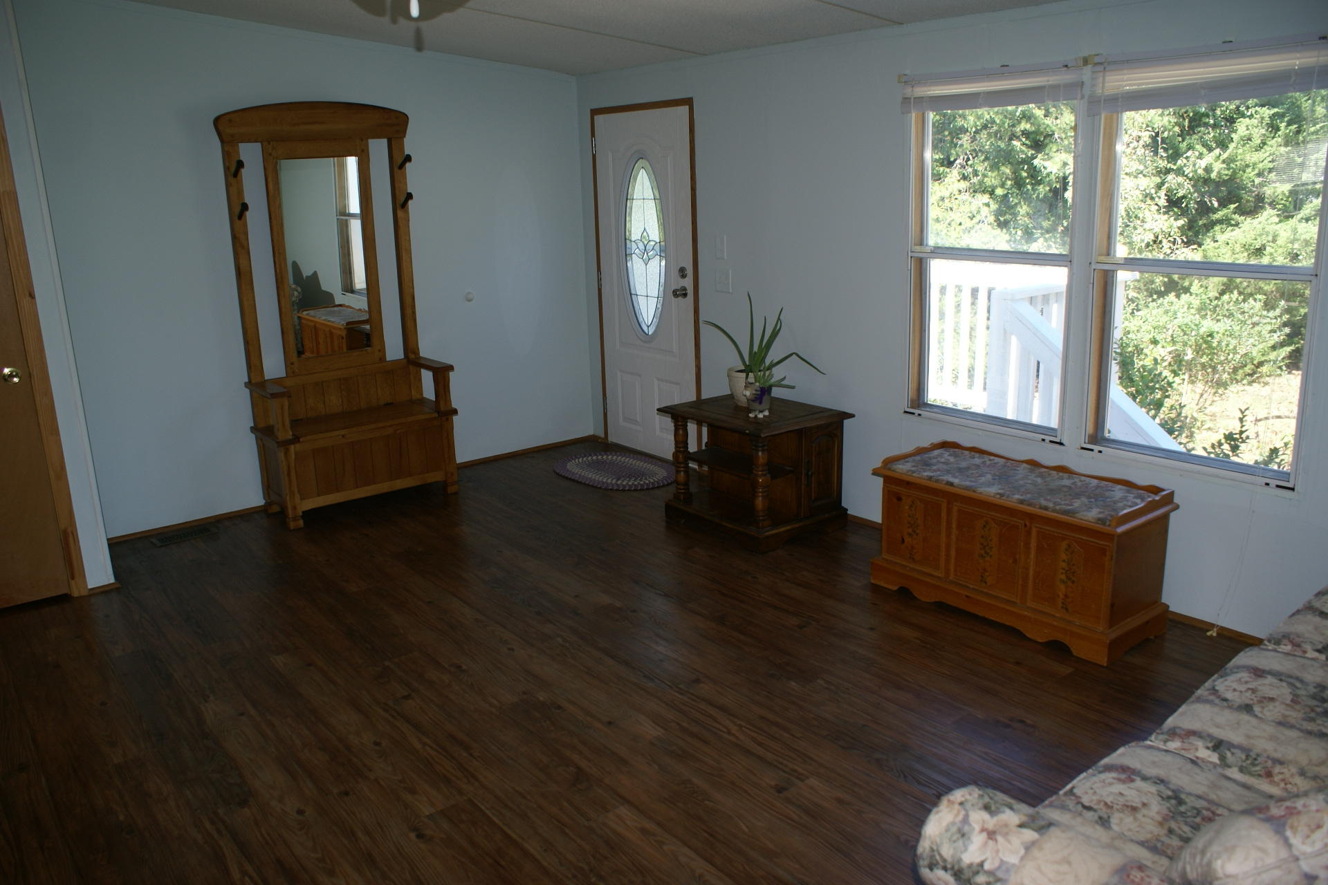 340 Farmington Road Hardy, VA 24101 - Photo 3 of 20 a living room with furniture and a window
