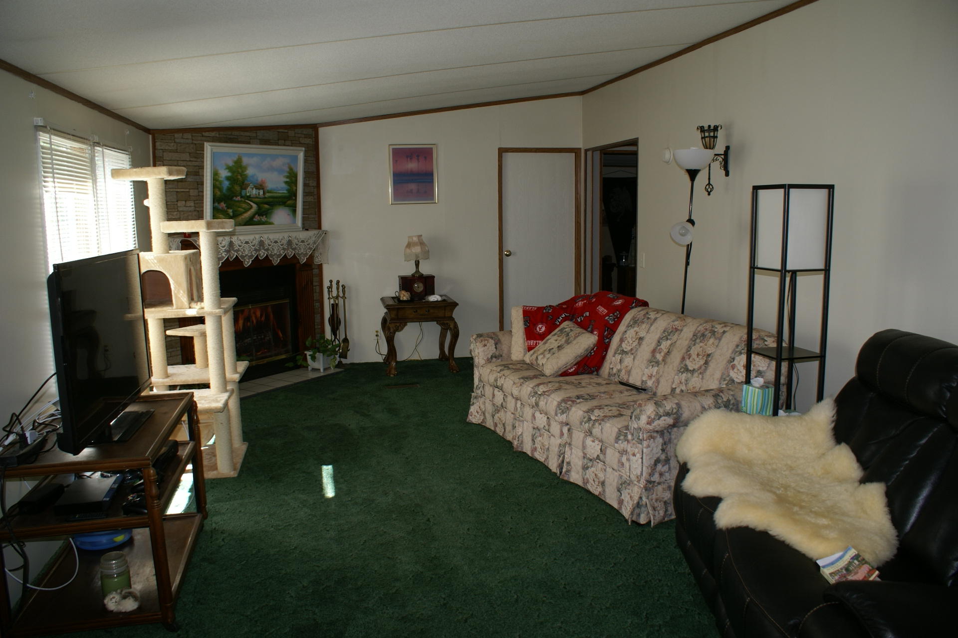 340 Farmington Road Hardy, VA 24101 - Photo 4 of 20 a living room with furniture rug and a window