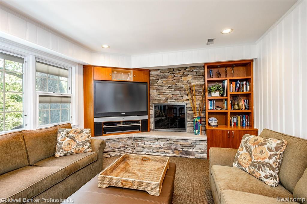2623 Worcester Road West Bloomfield, MI 48323 - Photo 52 of 68
