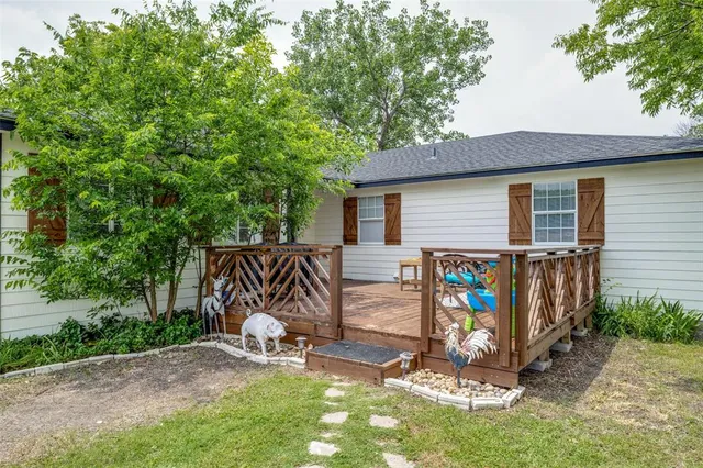 $315,000 | 411 West Houston Street, Leonard, TX 75452