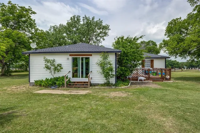 $315,000 | 411 West Houston Street, Leonard, TX 75452