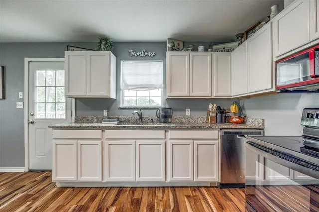 $315,000 | 411 West Houston Street, Leonard, TX 75452