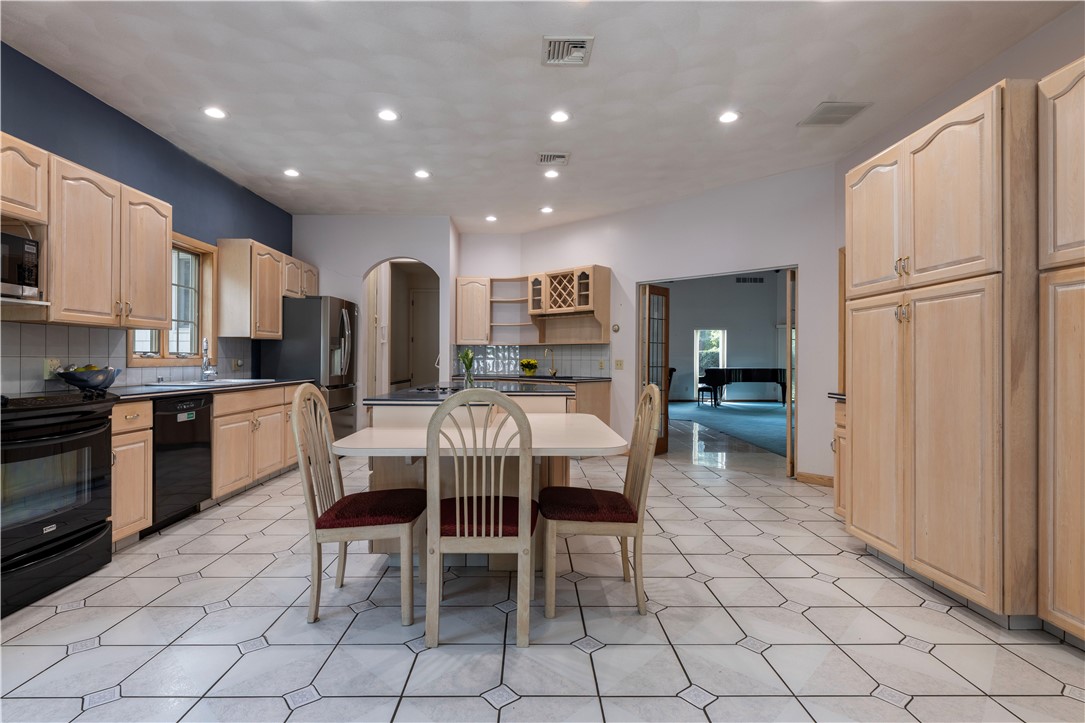 105 Gilbert Stuart Drive Warwick, RI 02818 - Photo 17 of 40 Looking into living room
