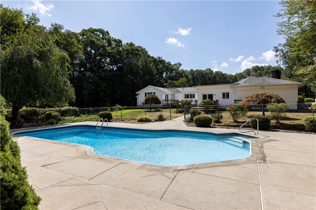 105 Gilbert Stuart Drive Warwick, RI 02818 - Photo 39 of 40