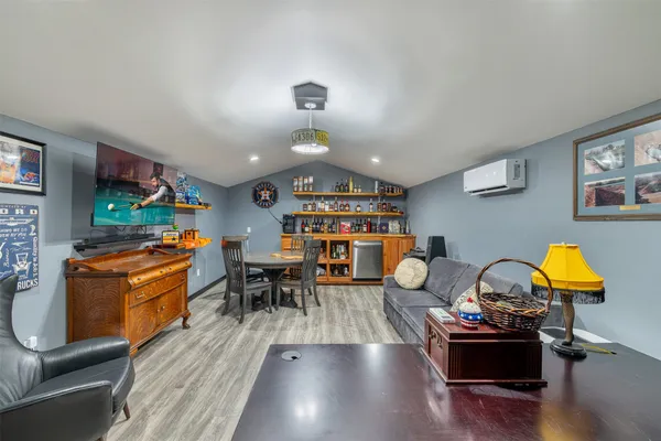$995,000 | 4330 Post Oak Point Road, New Ulm, TX 78950