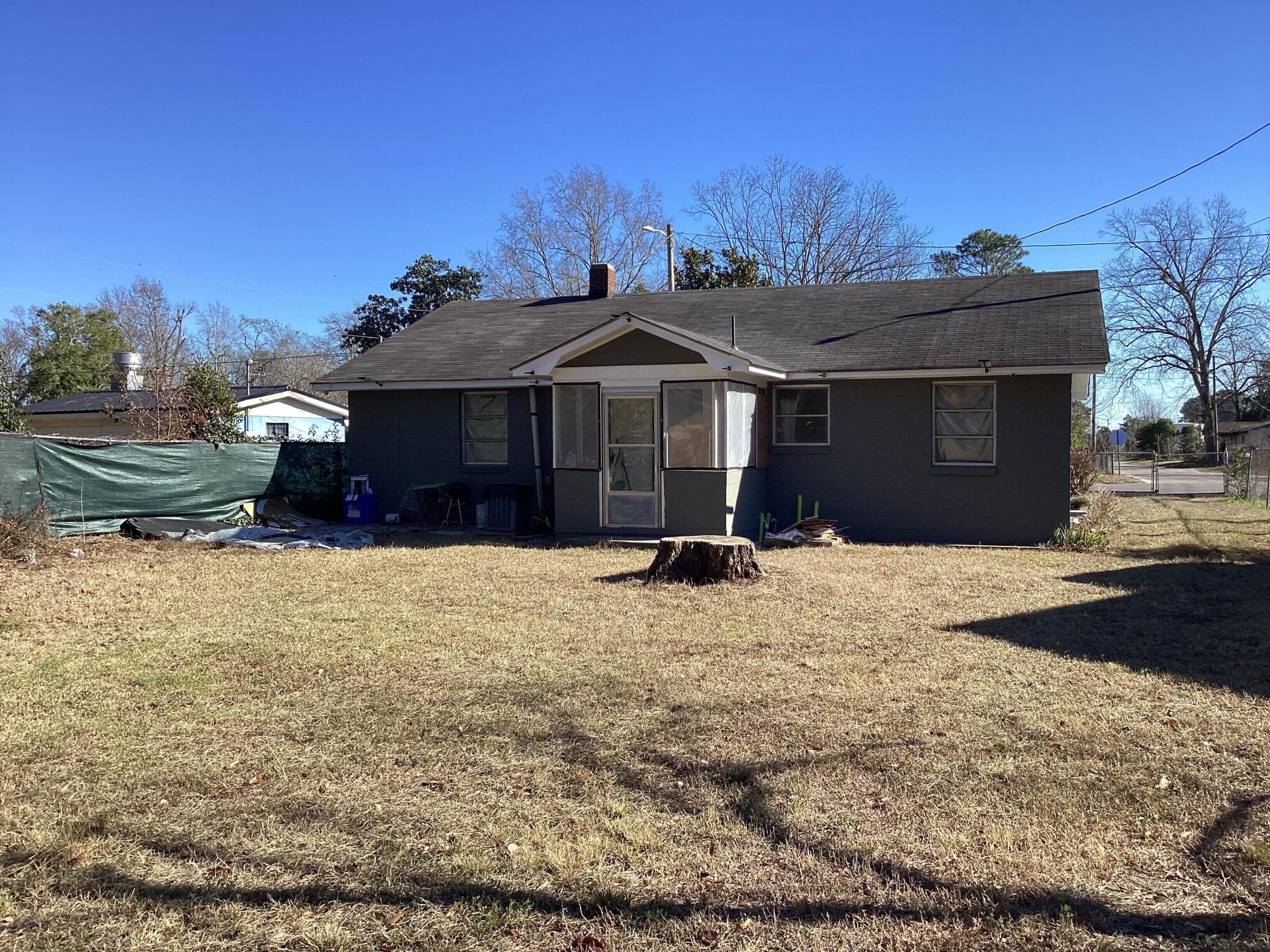 850 Hampton Street Elloree, SC 29047 - Photo 3 of 11 03_beyc69afa6fb41393