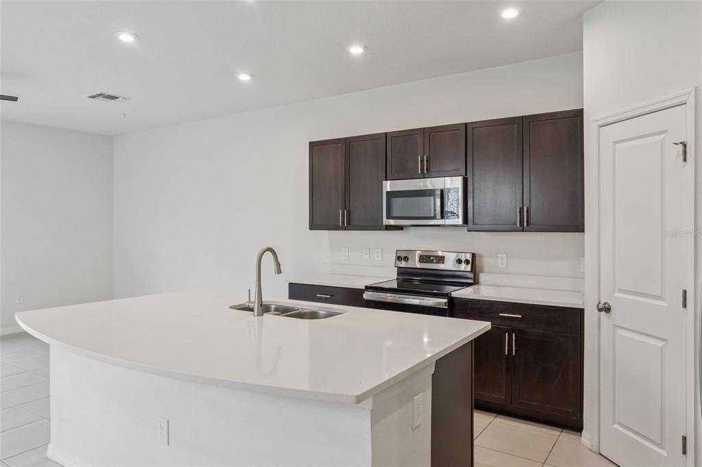 2137 Crystal Bell Street Orlando, FL 32824 - Photo 17 of 36