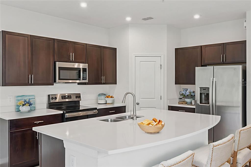 2137 Crystal Bell Street Orlando, FL 32824 - Photo 6 of 36