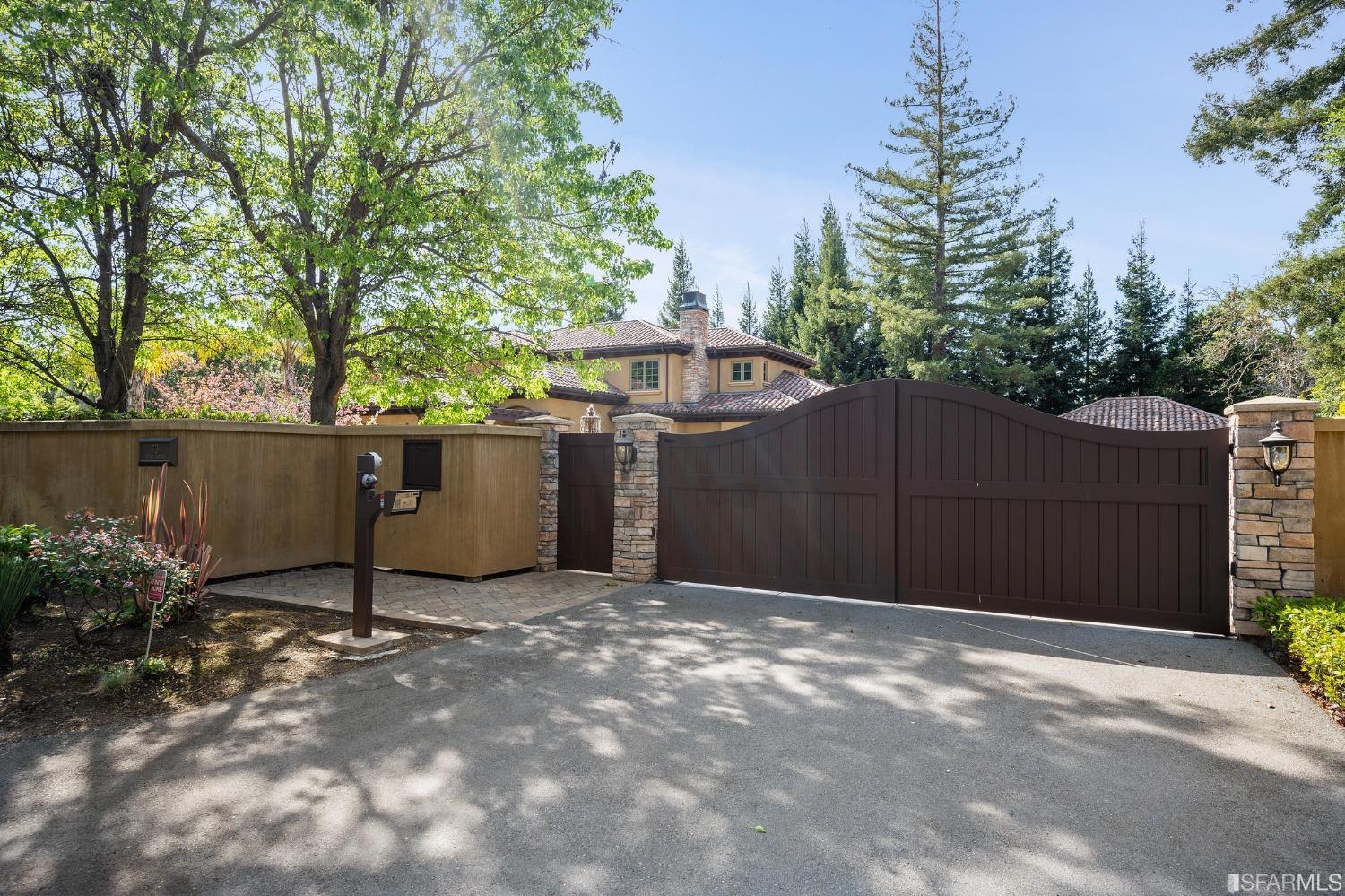 73 Irving Avenue Atherton, CA 94027 - Photo 10 of 99