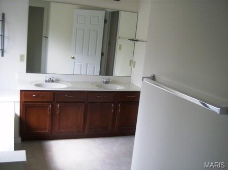 4711 Rutledge Way Drive St. Louis, MO 63129 - Photo 6 of 14