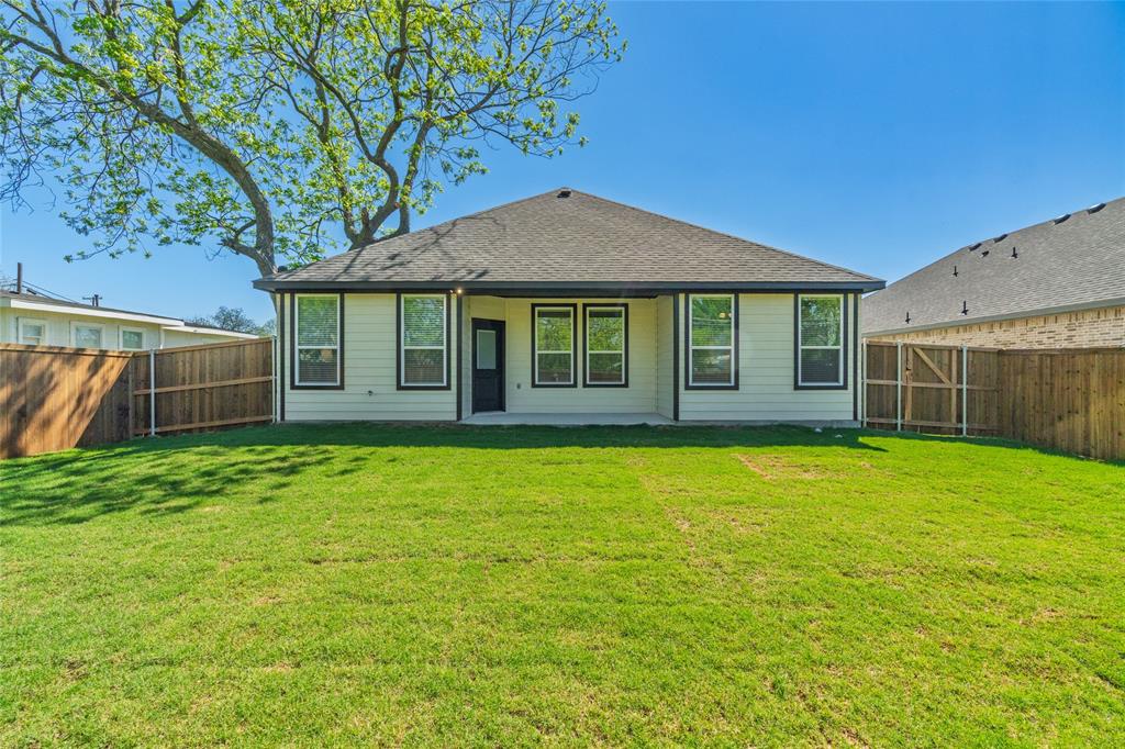 113 3rd Street Celeste, TX 75423 - Photo 36 of 39 front view of a house with a garden