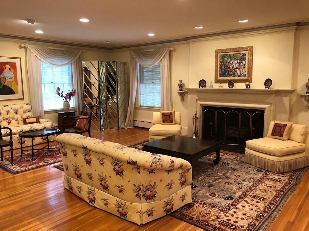20 Nobscot Road Newton, MA 02459 - Photo 3 of 19