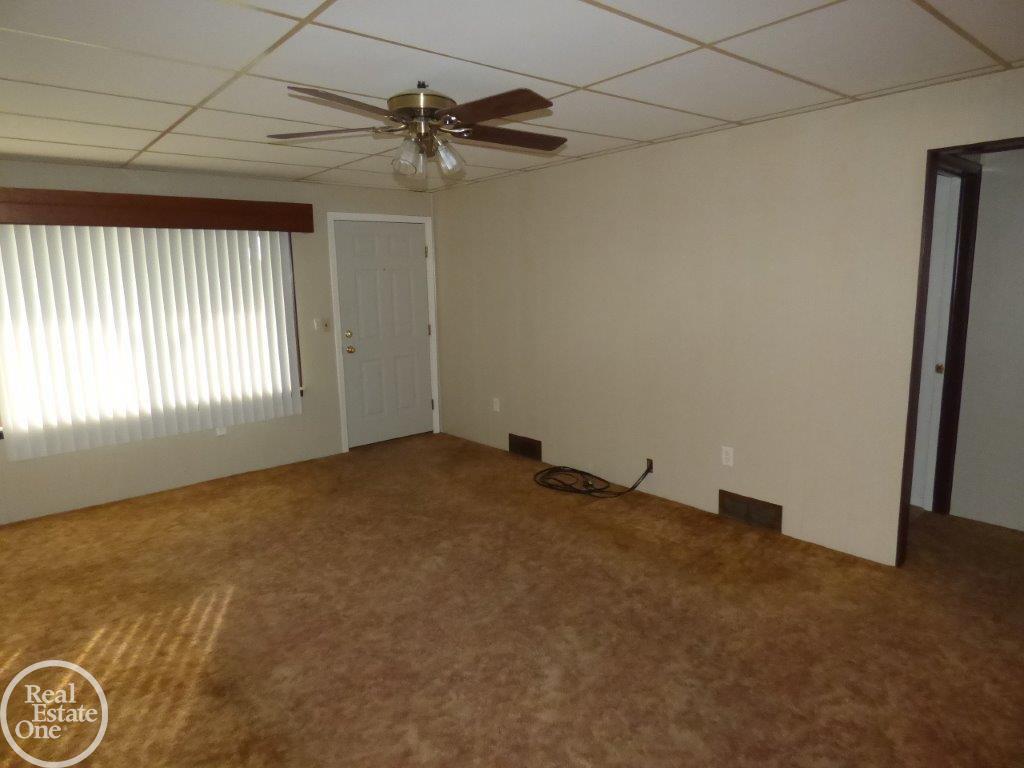 35618 Utica Road Clinton Township, MI 48035 - Photo 3 of 24 50020429-2.JPG
