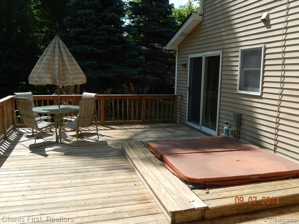 18781 Hannan Road New Boston, MI 48164 - Photo 6 of 48 DSCN3790.jpg