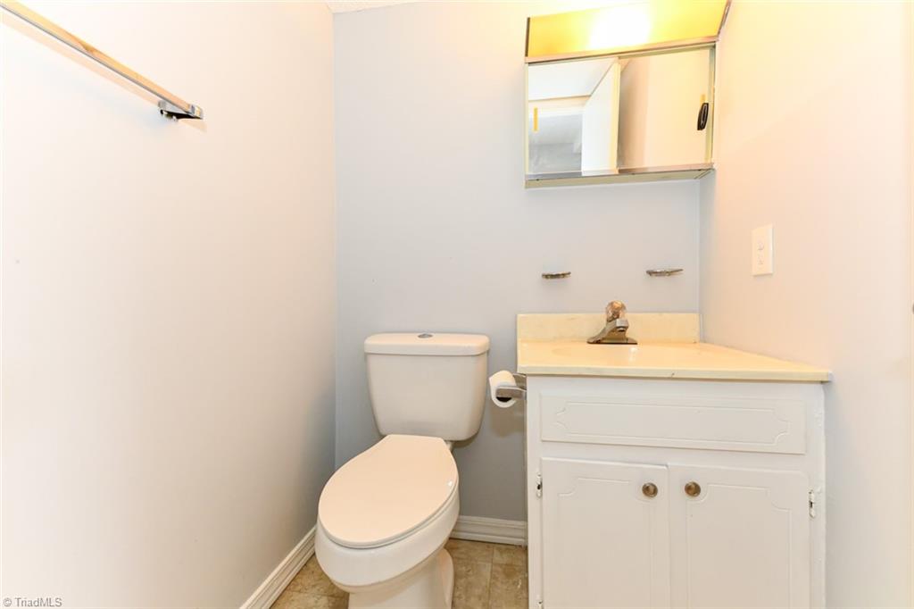 5743 Bramblegate Road Greensboro, NC 27409 - Photo 4 of 15 Gallery Image 4